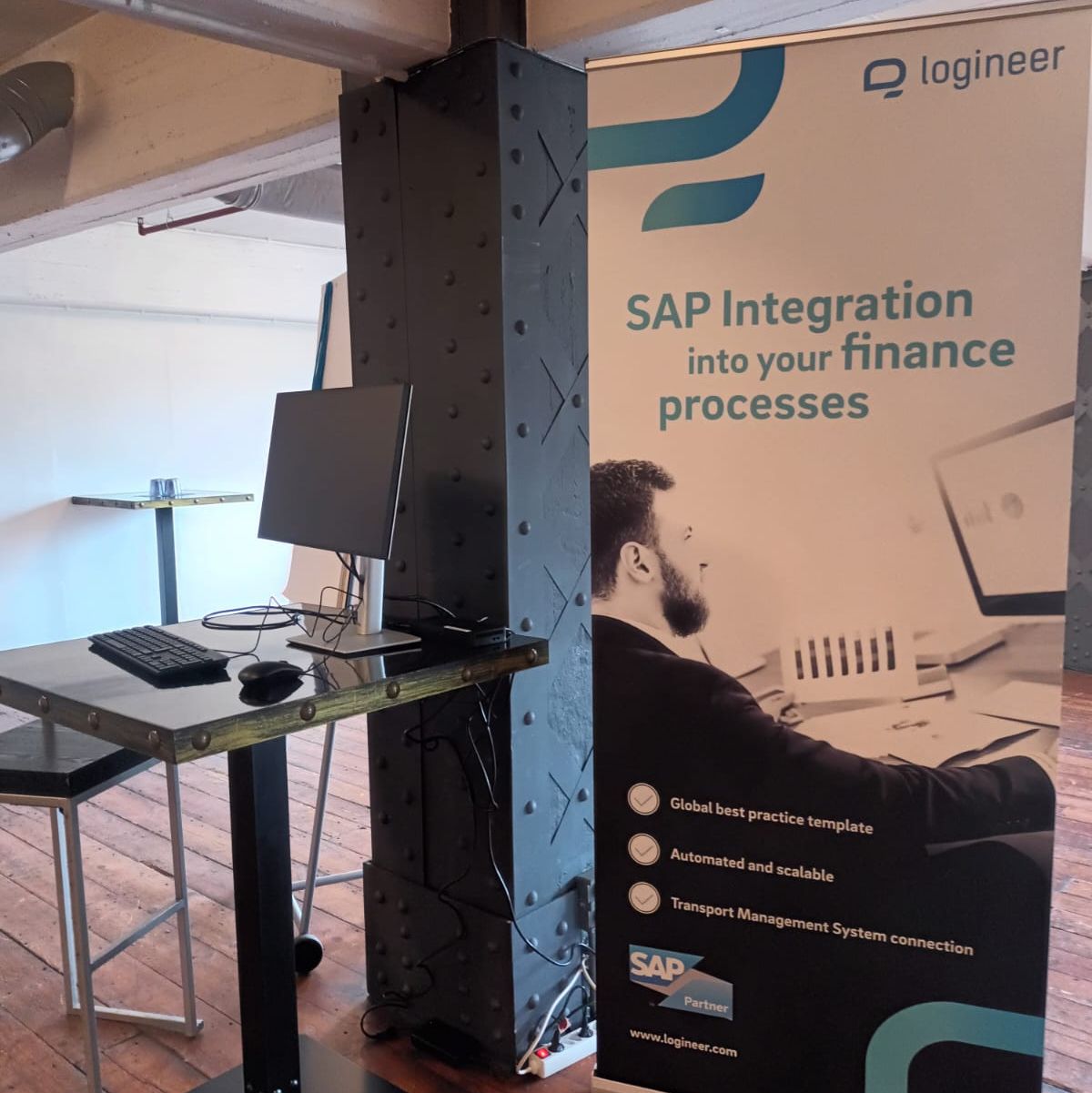 Wie gelingt der reibungslose Datenfluss zwischen verschiedenen Applikationen, z.B. zwischen TMS und SAP? logineer bietet daf&uuml;r passenden Schnittstellen. Bild: &copy; q.beyond logineer GmbH.
