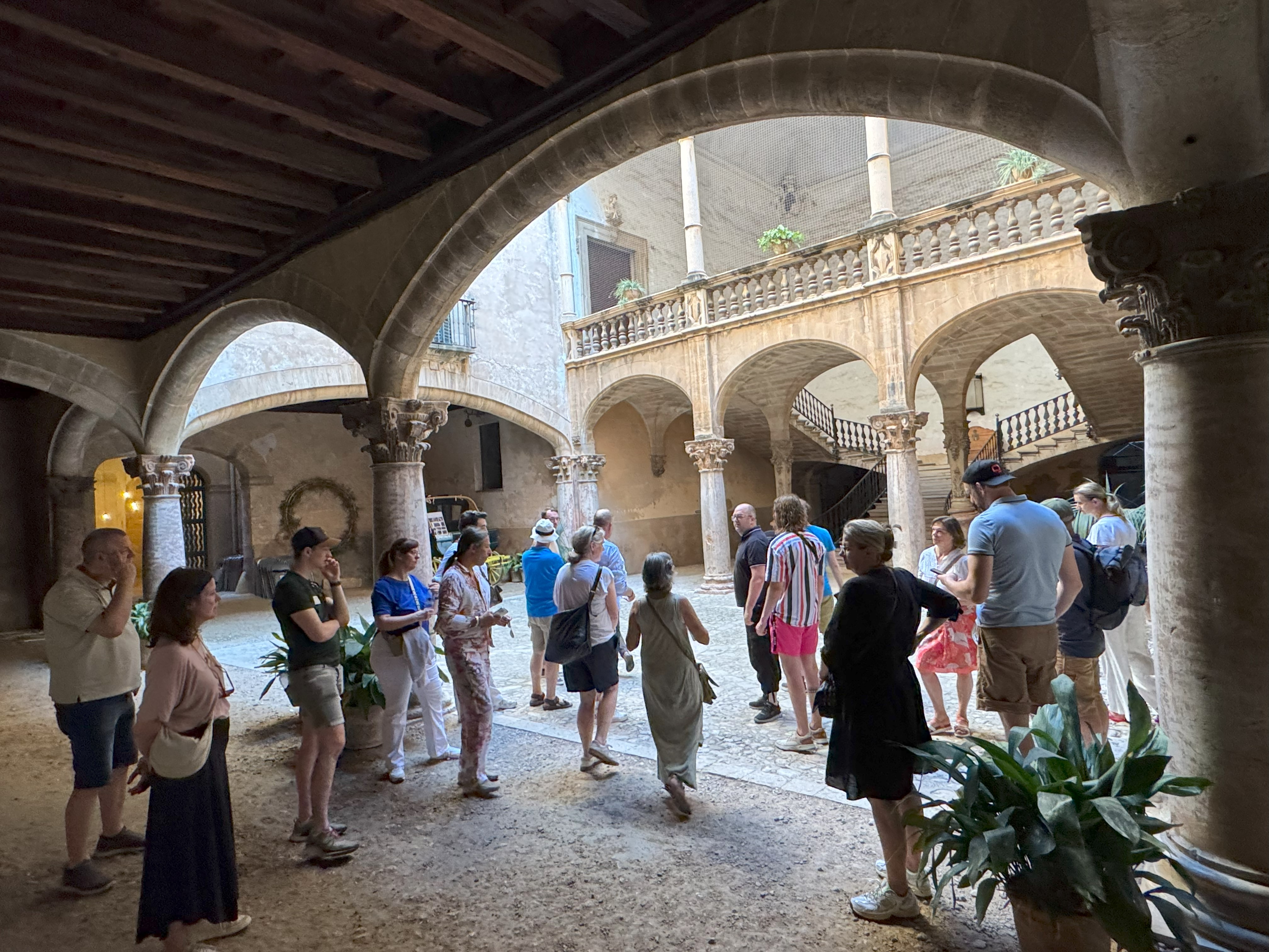 City Sightseeing in der Inselhauptstadt Palma, mit Besuch des Palacio Can Vivot. &copy; q.beyond logineer GmbH